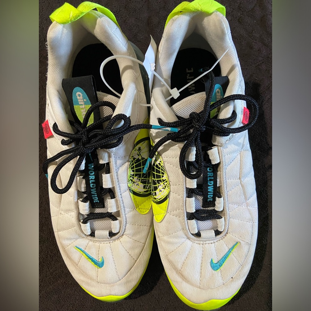 Nike Worldwide Airmax size 6